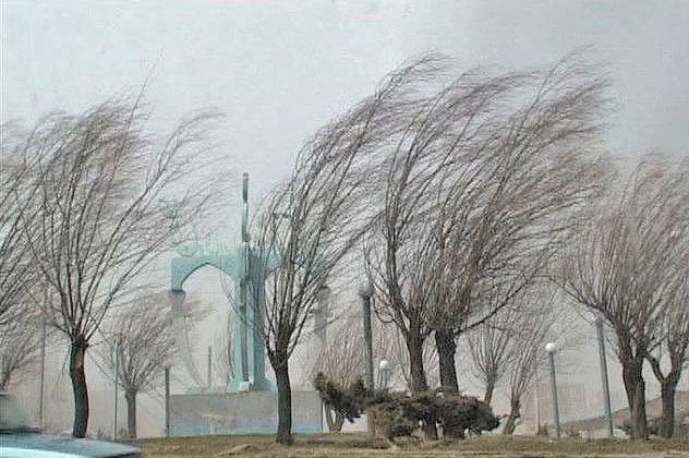 پیش بینی وزش باد نسبتا شدید وکاهش دما برای بیست و هفتم اسفند استان مرکزی