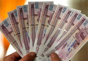 عیدی کاسبان نهبندان به دانش آموزان نیازمند