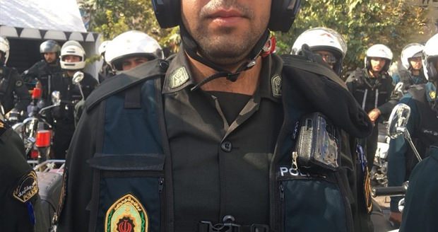 تجهیز لباس پلیس به دوربین ثبت تصویر