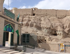 قلعه رستم بافران دومین اثر ثبت شده ملی در شهر بافران نايین