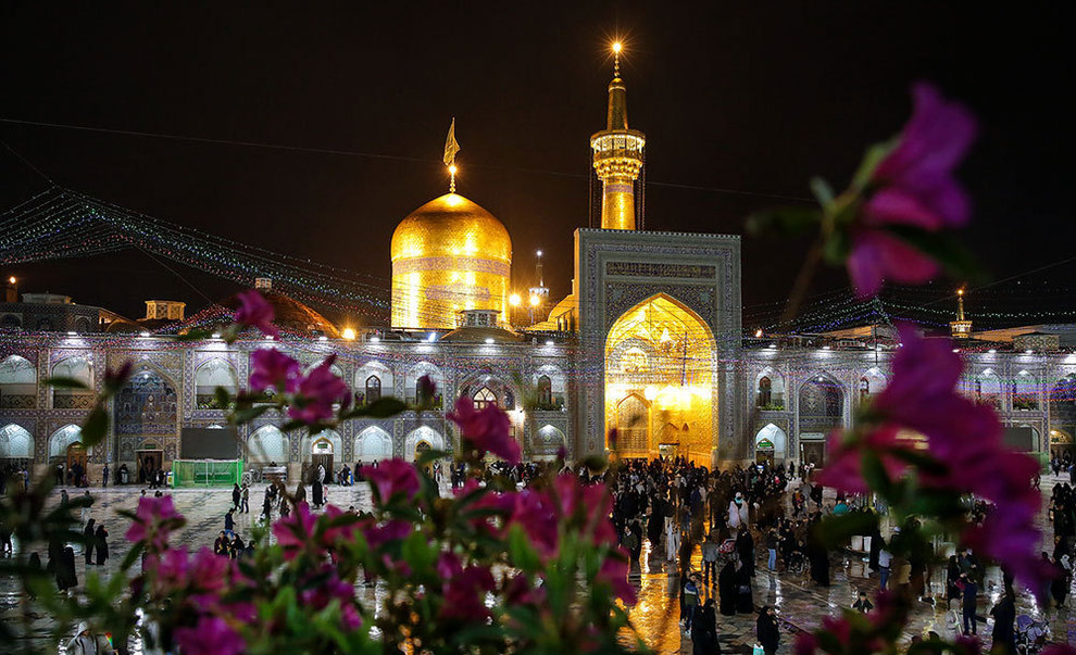 خوش آن دمی که بهاران قرارمان باشد/حرم رضوی میعادگاه میلیون ها زائر و مجاور در آستانه سال جدید