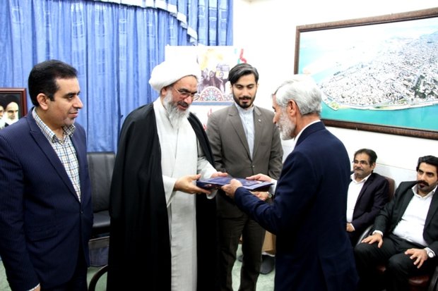 تجلیل از هشت هنرمند انقلابی استان بوشهر