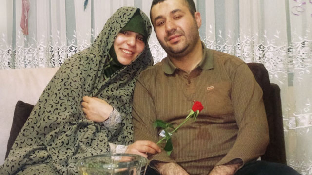 گلایه&zwnj;ی همسر شهید مهدی نوروزی از زخم زبان های تلخ مردم+تصاویر