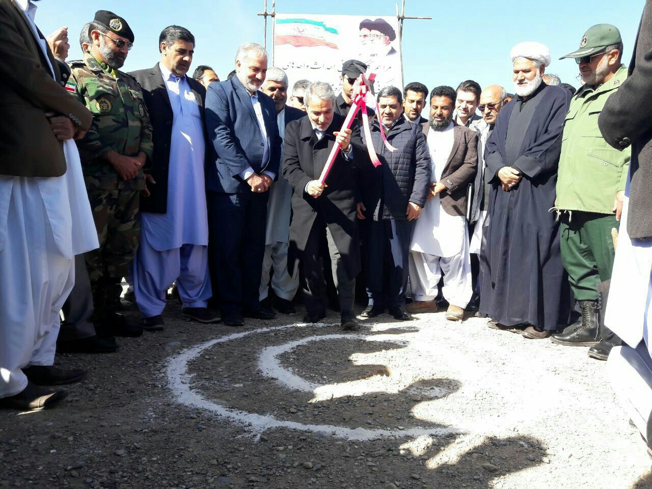 کلنگ احداث ۱۲هزار واحد مسکونی روستایی ویژه محرومین به زمین زده شد