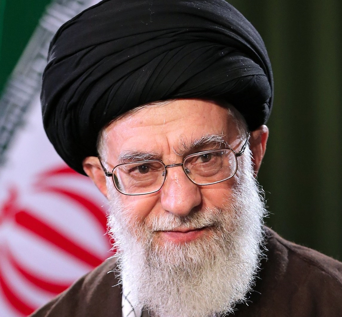 پاسخ رهبر انقلاب به این سوال که چرا جنگ هشت سال طول کشید؟