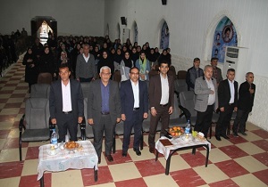 تجلیل از دانش آموزان برتر علمی و فرهنگی