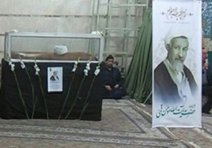 مردم قدرشناس قم با آیت الله مومن (ره) وداع کردند