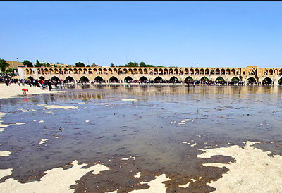 زنده رود غمگین شد