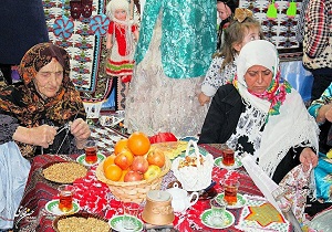 جشنواره غذا‌های سنتی بومی در عنبران برگزار شد