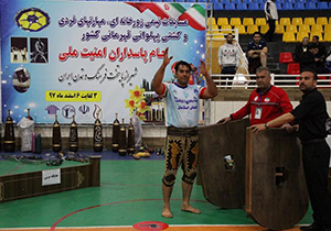 آغاز مسابقات ورزش‌های زورخانه‌ای و پهلوانی کشور در شیراز