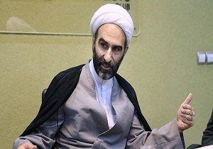 ساده زیستی ،صفا و تواضع در آیت الله مومن موج می زد