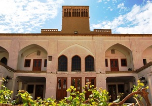 بخش خصوصی باید دست میراث فرهنگی را در جذب گردشگر بگیرد/برخی مسئولان پای کار نیستند