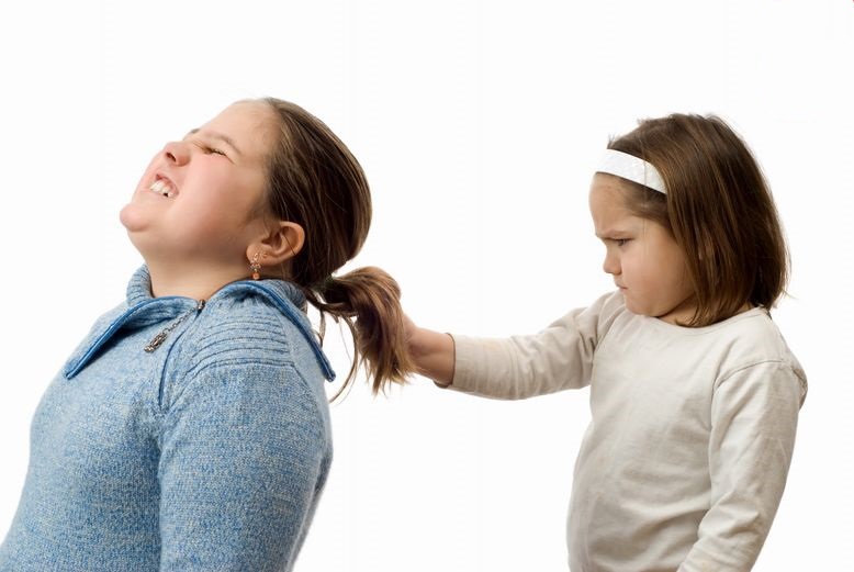 ۱۱ ترفند برای مقابله با کودک حسود