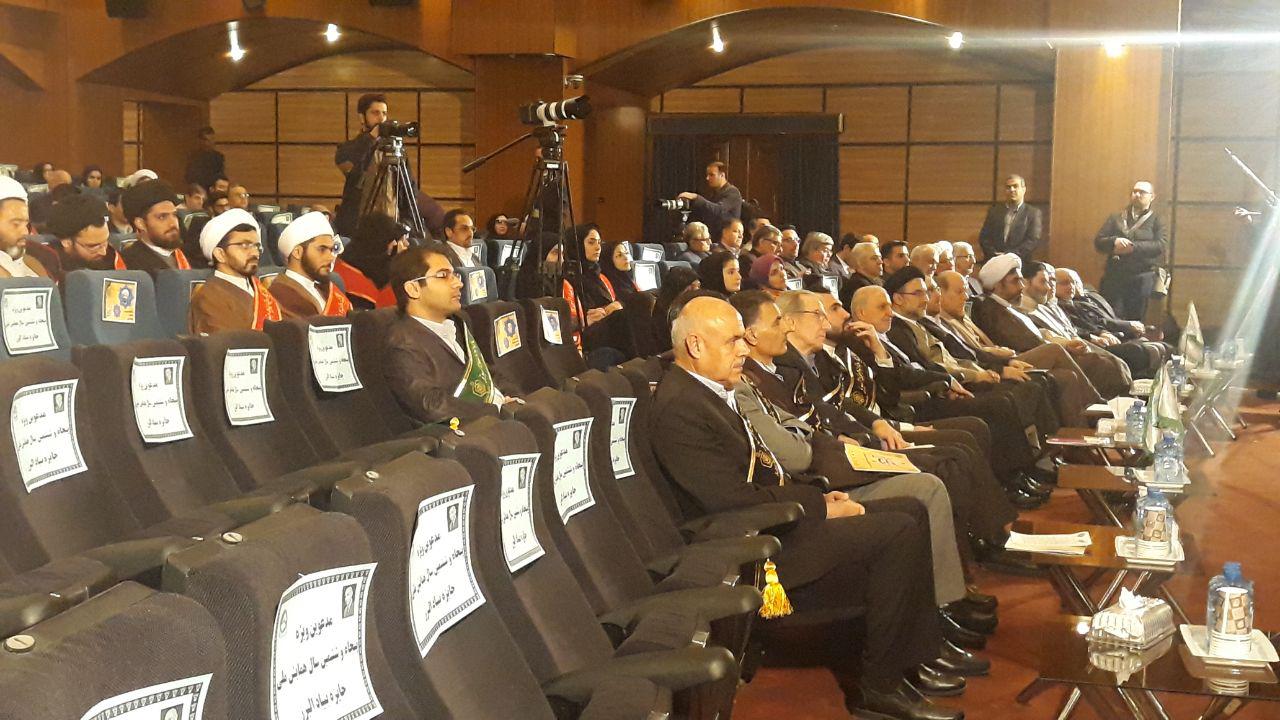 تجلیل از ۵۹ چهره علمی کشور/ خاموشی: ما می&zwnj;توانیم در این بحران اقتصادی با علم ثروت&zwnj;آفرینی کنیم