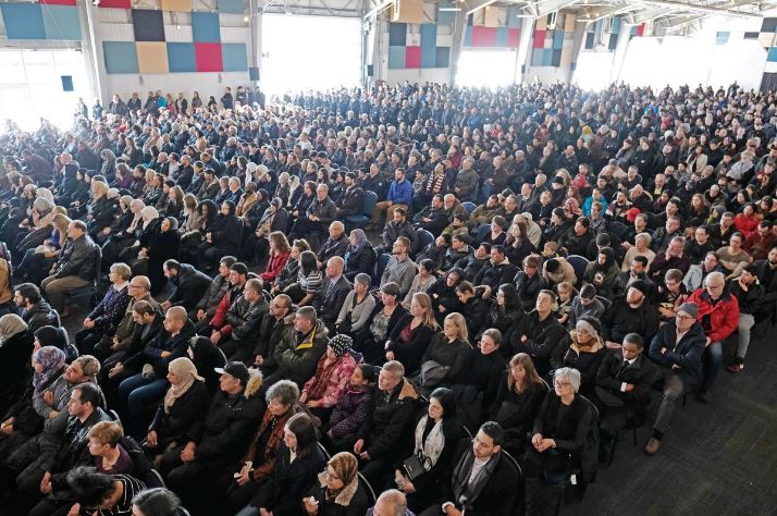 حضور صد&zwnj;ها نفر در مراسم خاکسپاری کودکان سوری جان&zwnj;باخته در آتش&zwnj;سوزی کانادا + تصاویر