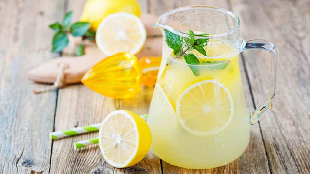 دو ترفند هوشمندانه برای تهیه سریع و آسان لیموناد