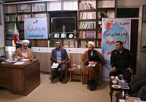 بانوان نباید داخل ماشین‌ بدون حجاب باشند