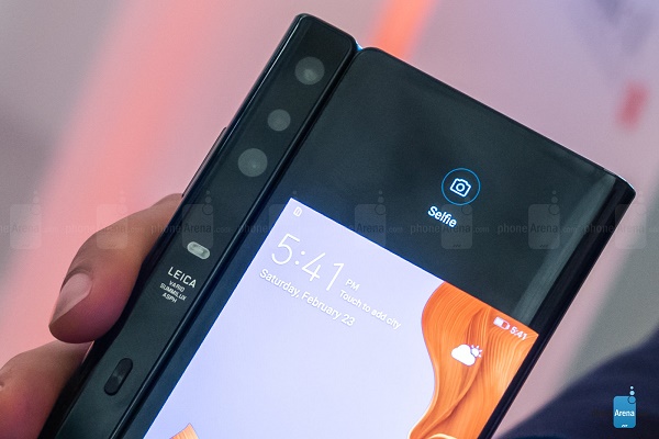 نمایشگاه MWC 2019 | هوآوی از تلفن هوشمند تاشو با فناوری 5G رونمایی کرد +تصاویر