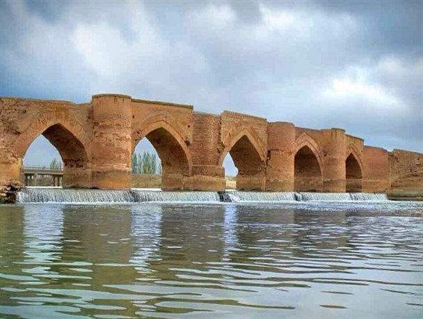 نمایشگاه توانمندی‌های هنرستان‌های میاندوآب گشایش یافت