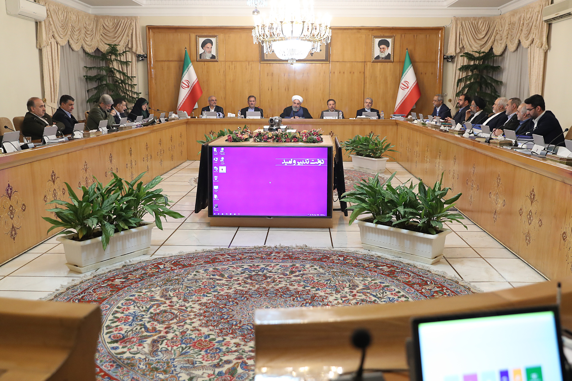 همکاری و حمایت حداکثری دستگاه&zwnj;ها از فعالان پارک&zwnj;های علم و فناوری ضروری است/ تقدیر از جوانان تحصیل کرده و فعال در پارک&zwnj;های علم و فناوری