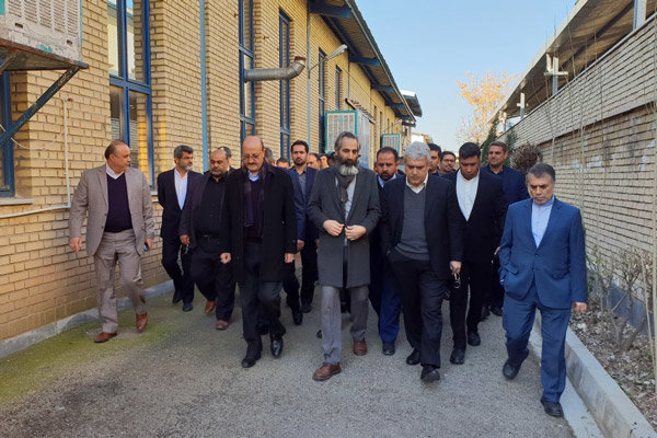بندر چابهار توانایی تخلیه و بارگیری سالانه ۳۰۰ هزار کانتینر را دارد