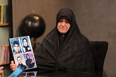 روایت مادر شهیده &laquo;فائزه منصوری&raquo;، همسر عبدالحمید ریگی از دیدار با نوه&zwnj;هایش پس از ١٣ سال به کمک وزارت اطلاعات + فیلم