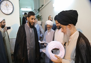 مراسم عمامه‌گذاری طلاب توسط آیت‌الله علوی‌گرگانی