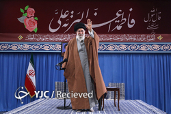 کاشت نهال توسط رهبر معظم انقلاب