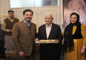 تقدیر از خوشنویس پیشکسوت کردستانی