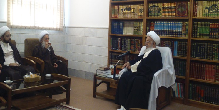 شیخ عیسی قاسم با آیت&zwnj;الله مکارم شیرازی دیدار کرد