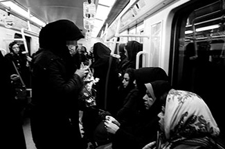 ماجرای غم انگیز کسب و کار دخترانی با صورت&zwnj;های پوشانده شده در تونل&zwnj;های زیرزمینی تهران