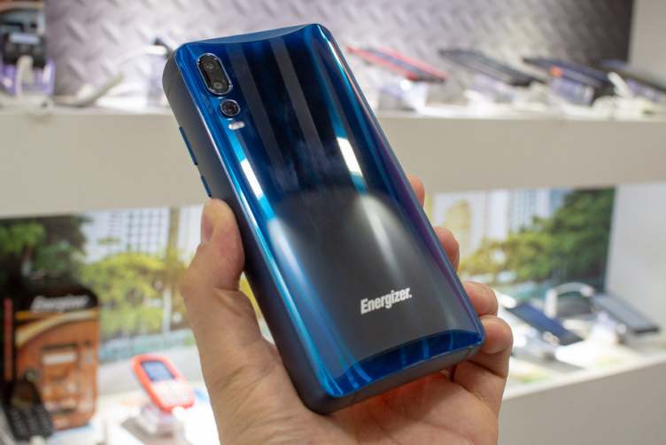 نمایشگاه MWC 2019 |  تلفن همراهی که بزرگ&zwnj;ترین باتری جهان را دارد +عکس
