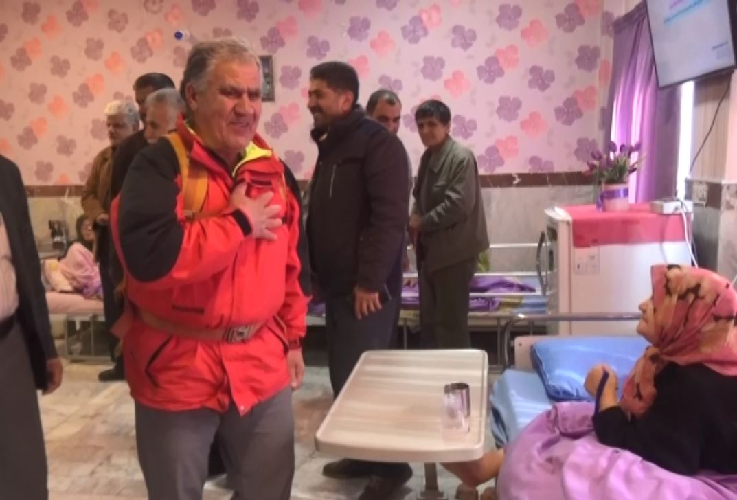 سفر کوهنورد اراکی به ۴۲ شهر برای تبسم فراموش شدگان