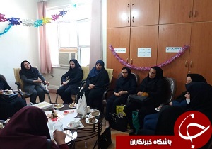 تجلیل از زحمات بانوان شاغل در کتابخانه های عمومی آبادان