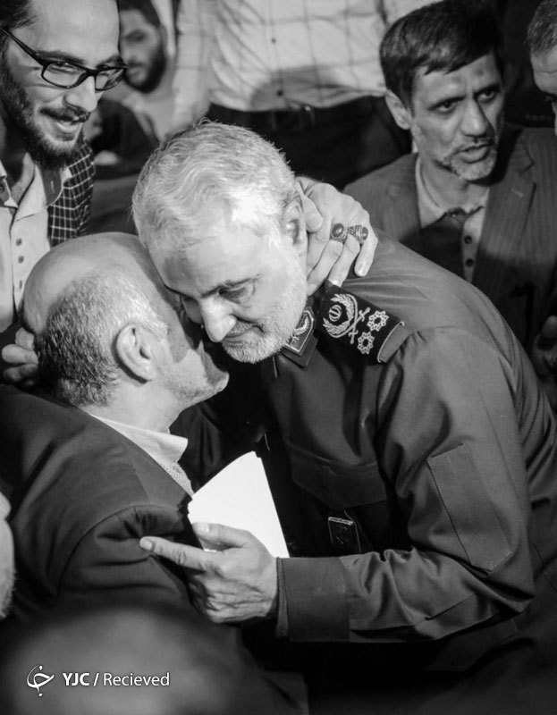 تصاویر جدید از دیدار اخیر سردار سلیمانی با خانواده شهدای مدافع حرم استان مازندران