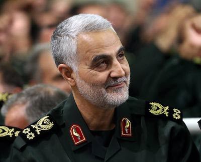 تجلیل از مادران شهدا توسط سردار سلیمانی در کنگره شهدای کرمان +فیلم