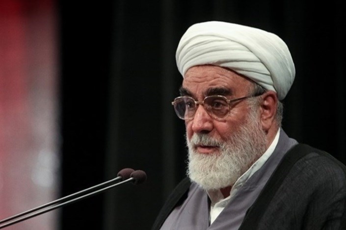 منادی اختلاف خائن است/ دشمنان از همبستگی شیعه و سنی در ایران اسلامی عصبانی هستند