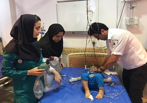 ارائه خدمات درمانی تیم پزشکی قزوین به مردم کرمانشاه