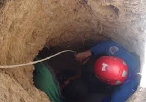نجات ۲ نفر از درون چاه درخنداب