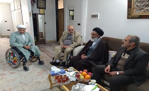 دیدار آیت الله سعیدی با خادمان جانباز کریمه اهل بیت (س)