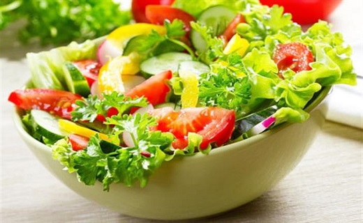 رهایی از افسردگی با سالاد سبزیجات/ تاثیر شگفت انگیز سالاد سبزیجات برای مقابله با افسردگی