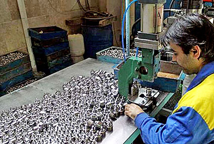 بدهی ۸ هزار میلیاردی سازندگان خودرو به قطعه سازان/پاسخ مبهم شورای نگهبان به شورای رقابت