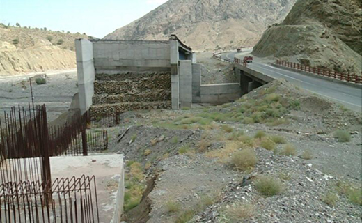 پل دهبکری بعد از گذشت ۱۳ سال نیمه تمام است