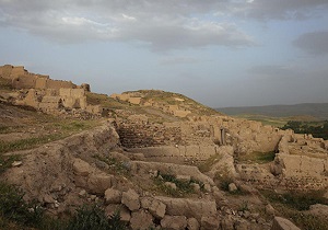 طرح جامع مرمت معماری صخره ای روستای «کنزق» در سرعین تدوین می شود