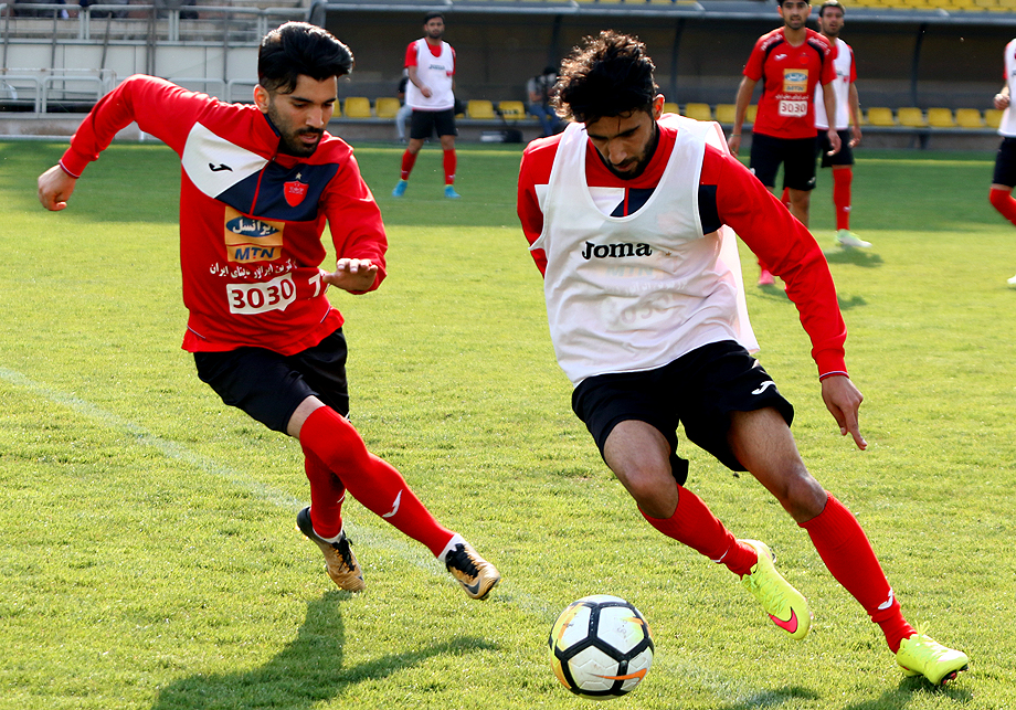 علیپور همراه با سایر بازیکنان پرسپولیس تمرین کرد/ غیبت منشا در تمرین امروز