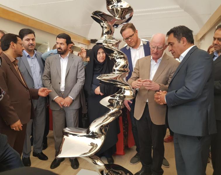 نمایش آثار تونی کرگ در کرمان