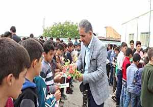 غافلگیر شدن دانش آموزان اشنویه ای در روز معلم
