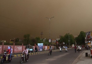 توفان شدید در هند جان حداقل ۹۶ نفر را گرفت+تصاویر