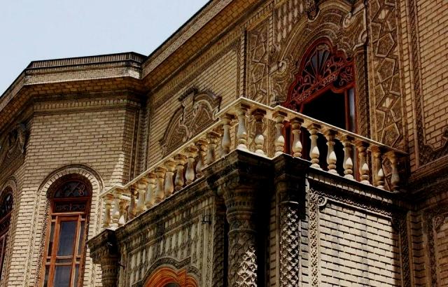 موزه آبگینه و سفالینه های&zwnj; ایران در تهران