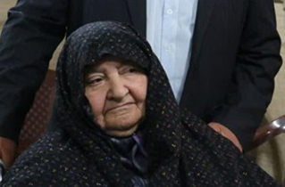 مادر سه شهید زرین‌شهری آسمانی شد